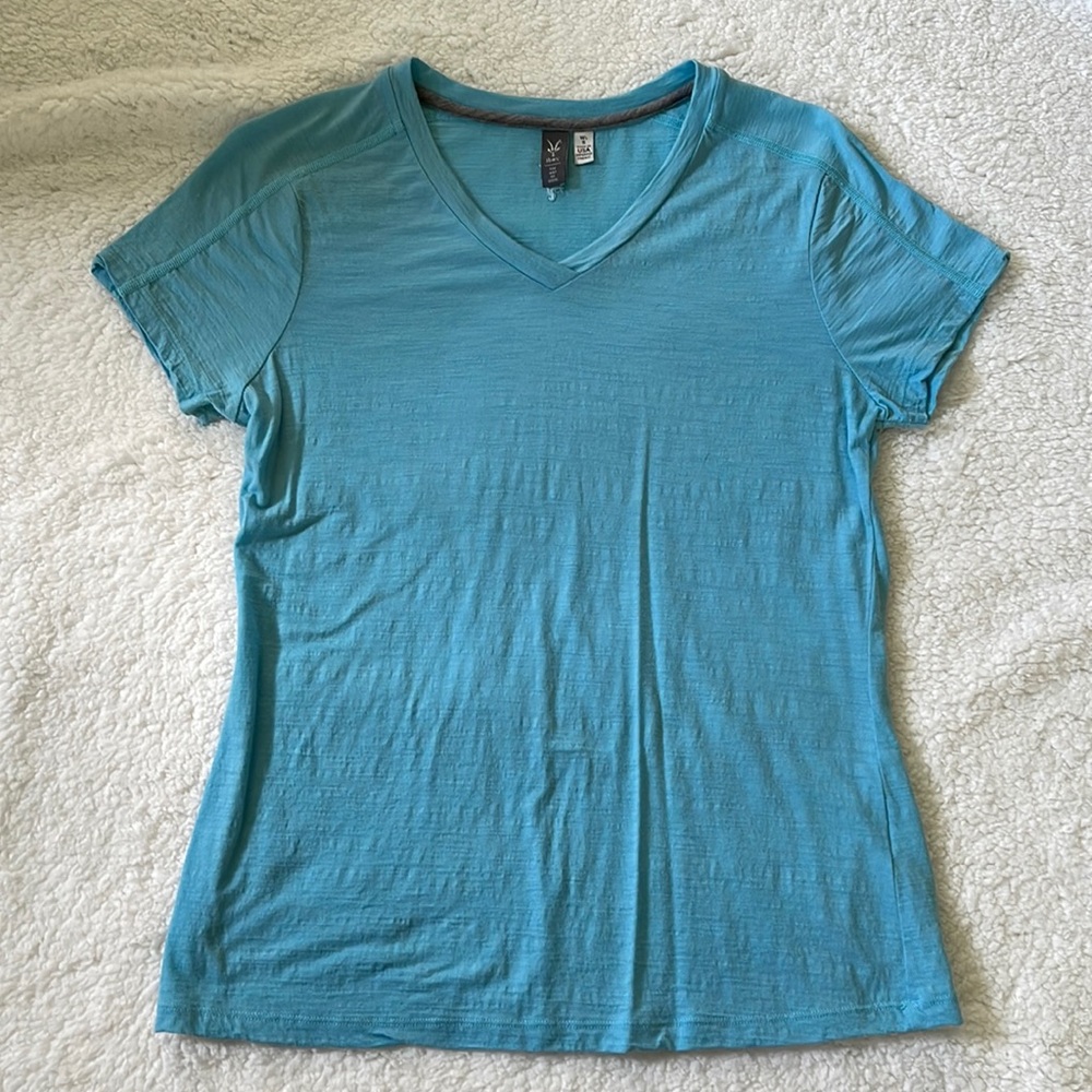 AUTHENTIC EUC short-sleeved Ibex shirt